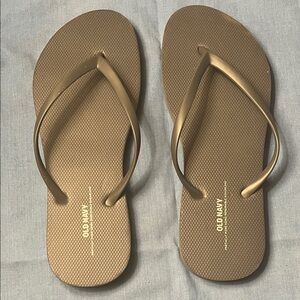Old Navy Brown and Taupe Flip Flop Set
